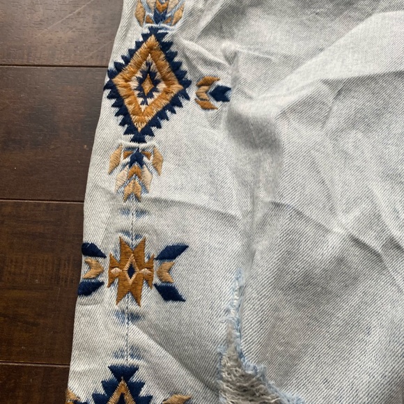 Driftwood Southwestern Gizelle Embroidered jeans - Picture 8 of 16